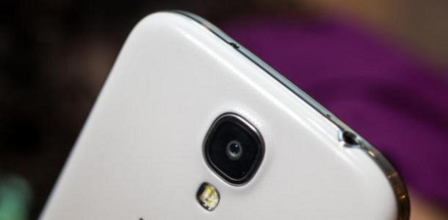 Samsung Galaxy S5 con scocca unibody in metallo?