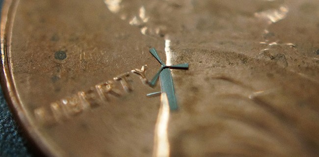 Micro mulino a vento per ricaricare lo smartphone