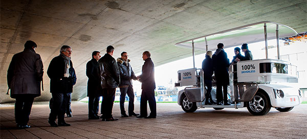 Navia, il mezzo elettrico di Induct che viaggia senza bisogno di conducente