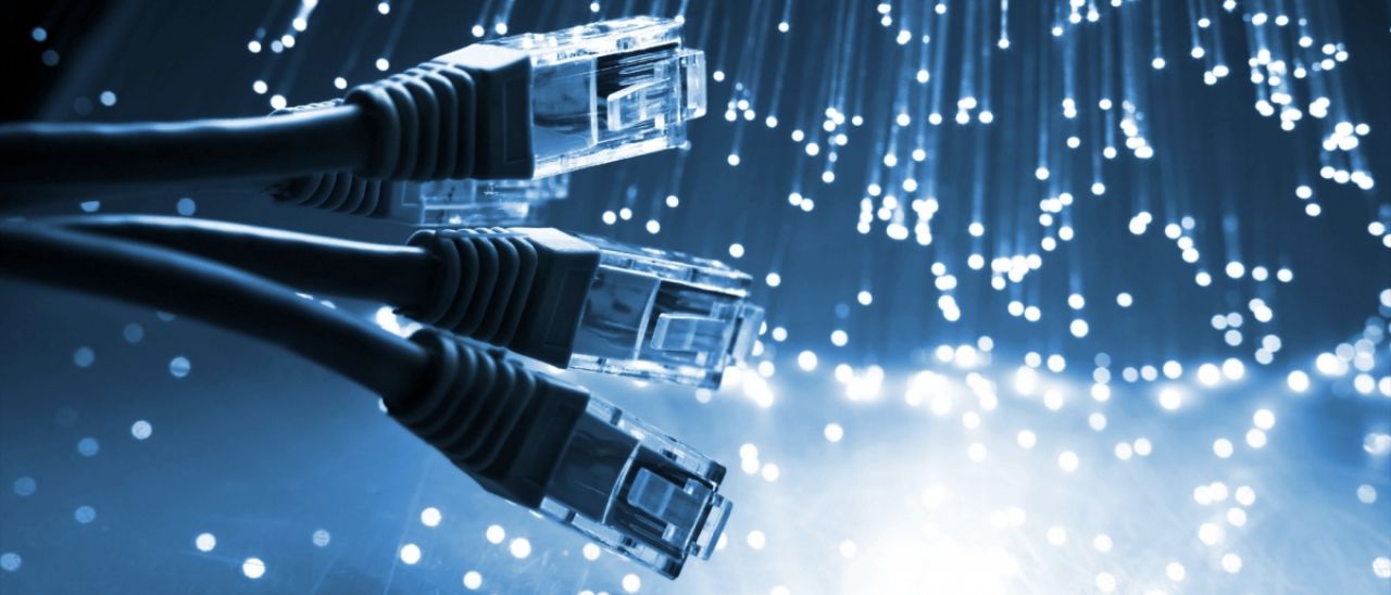 La fibra ottica traina la banda larga italiana