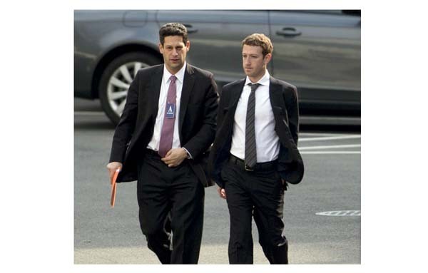 Washington, 21 marzo 2014, ore 13: Mark Zuckerberg arriva alla Casa Bianca per incontrare Barack Obama. L'incontro è il frutto della telefonata del 13 marzo nel quale il CEO di Facebook ha duramente criticato l'amministrazione sul caso NSA.