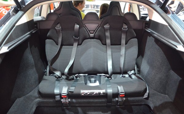 Sedili aggiuntivi su Tesla Model S