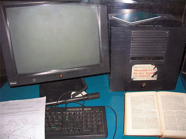 Il primo Web server, utilizzato da The first web server, used by Tim Berners-Lee al CERN di Ginevra