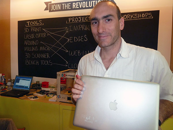 Francesco Colorni, di FabLab. Al Salone Satellite ha annunciato l'intenzione di "hackerare" una cucina per superare gli attuali confini della domotica.