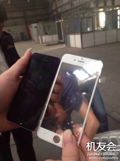 iPhone 6, pannello frontale e batterie compaiono in alcune foto
