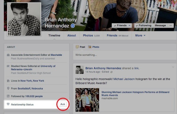 Facebook, ecco il nuovo pulsante Ask