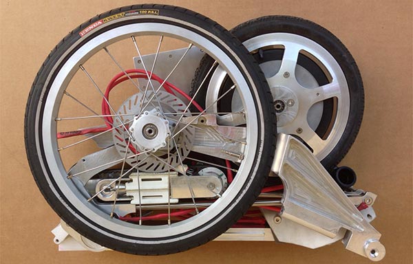 Ecco il prototipo di Bike Intermodal, la bicicletta che una volta piegata occupa lo spazio di una ventiquattrore