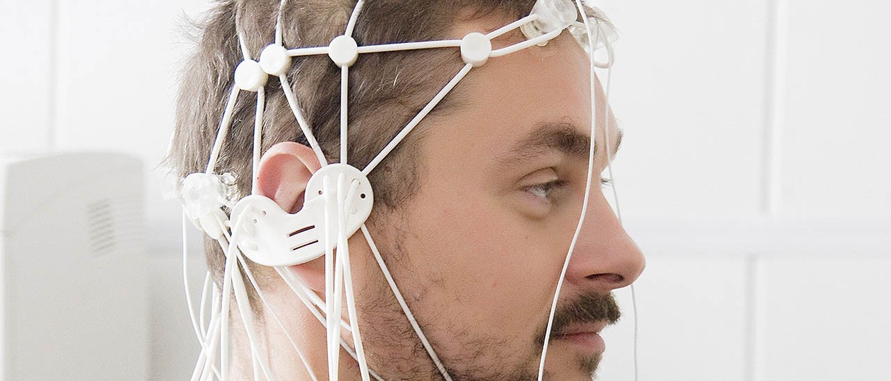 Un casco EEG per la smart home dei disabili