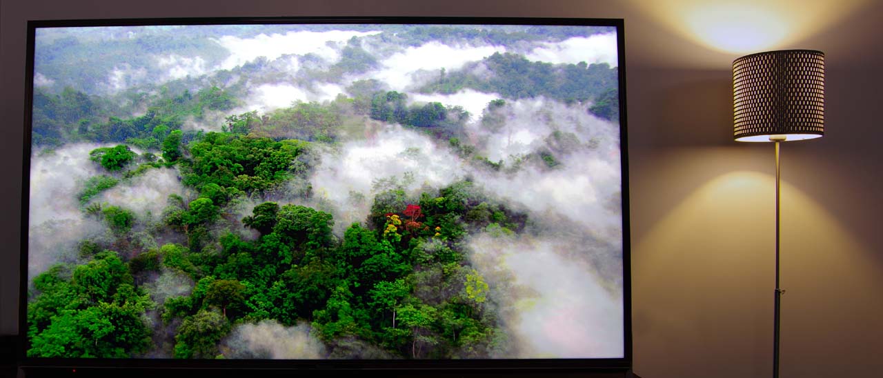 Nuova gamma Panasonic 4K, domina il Viera AX800