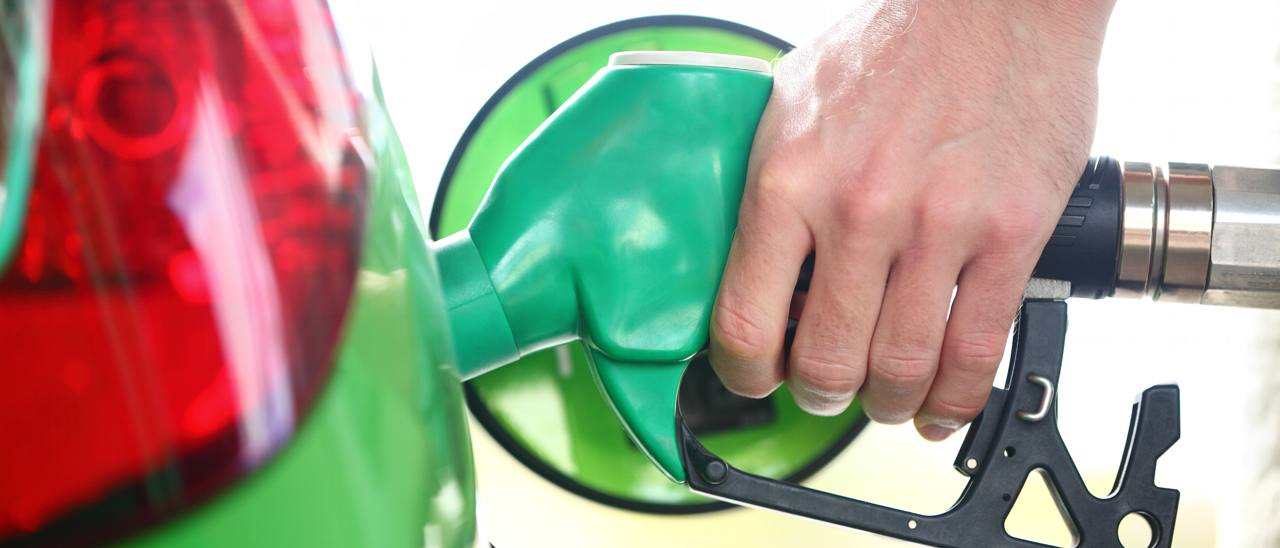 Caro carburante, il Governo proroga di un mese il taglio delle accise