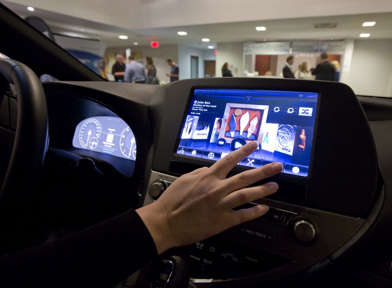 Il display touch nella smart car