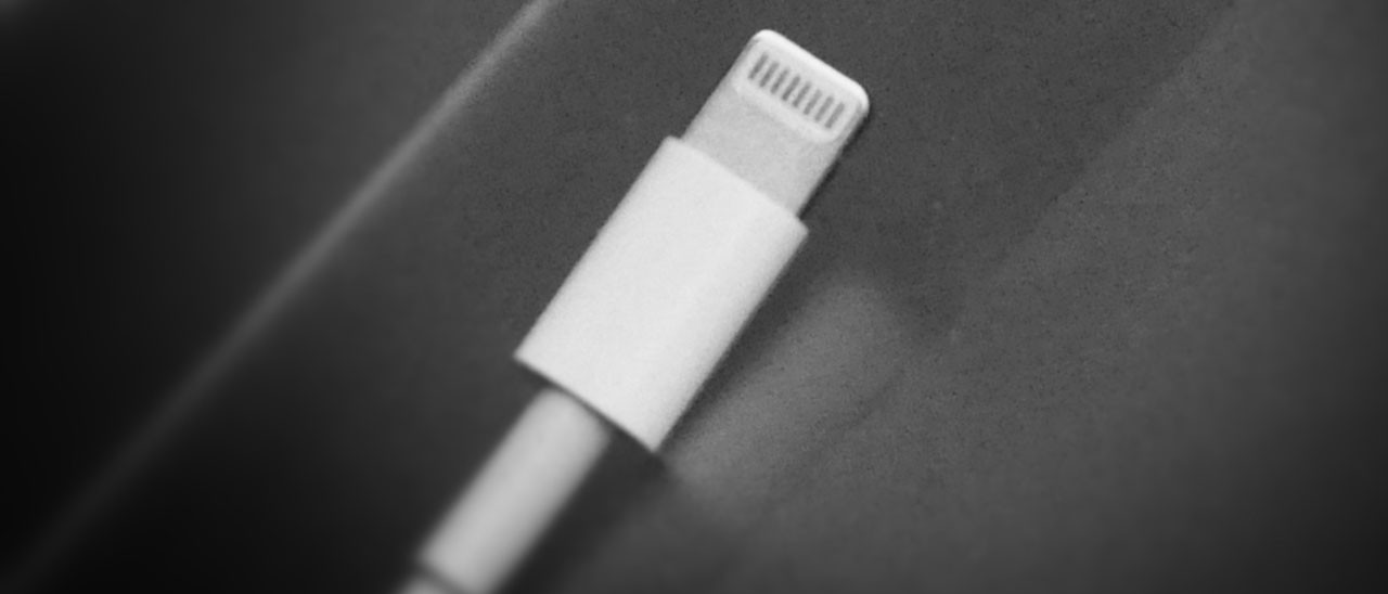 Apple: le cuffie diventano Lightning