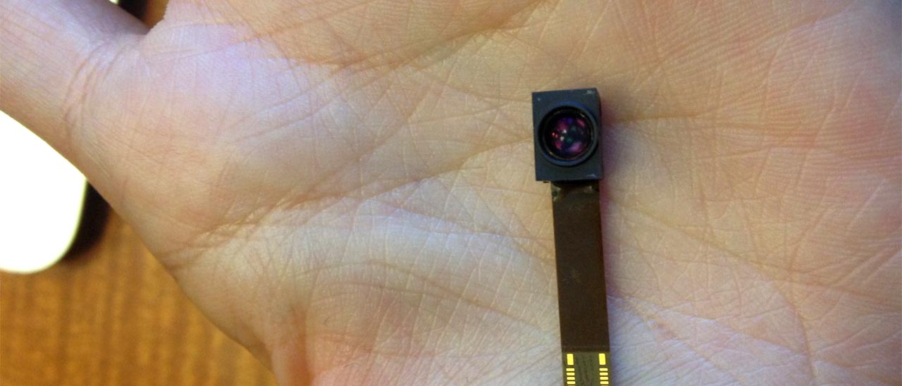 Uno smartphone con proiettore per ologrammi