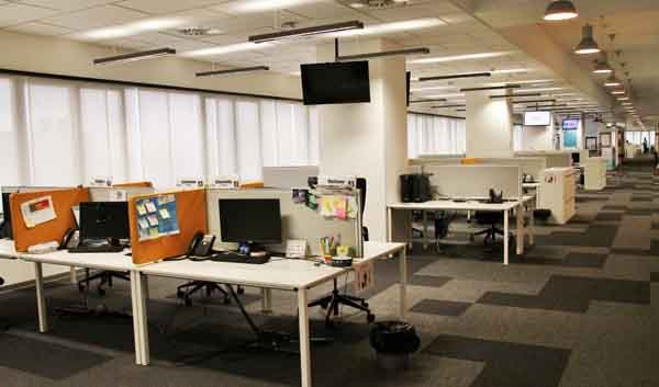 Il customer service di Amazon Italia ha sede nella zona industriale di Cagliari. Aperto nel 2013, entro il 2018 avrà 500 dipendenti. È il centro dal quale risponderanno gli addetti ai servizi per i clienti della multinazionale, su tutti i prodotti. 