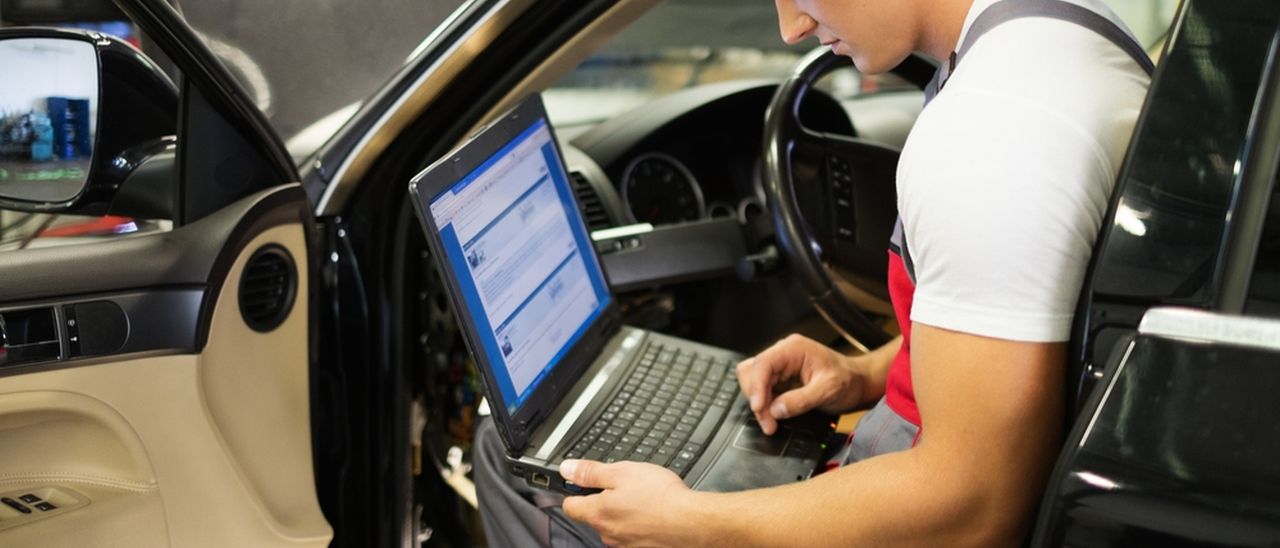 Auto più sicure con il dispositivo anti hacker