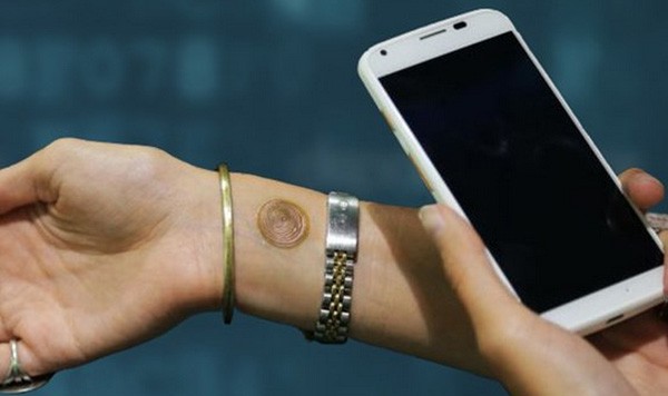 Il Digital Tattoo di VivaInk per sbloccare lo smartphone Moto X di Motorola