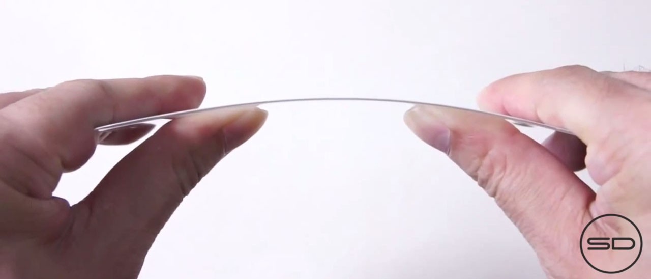 iPhone 6: il vetro è lievemente flessibile