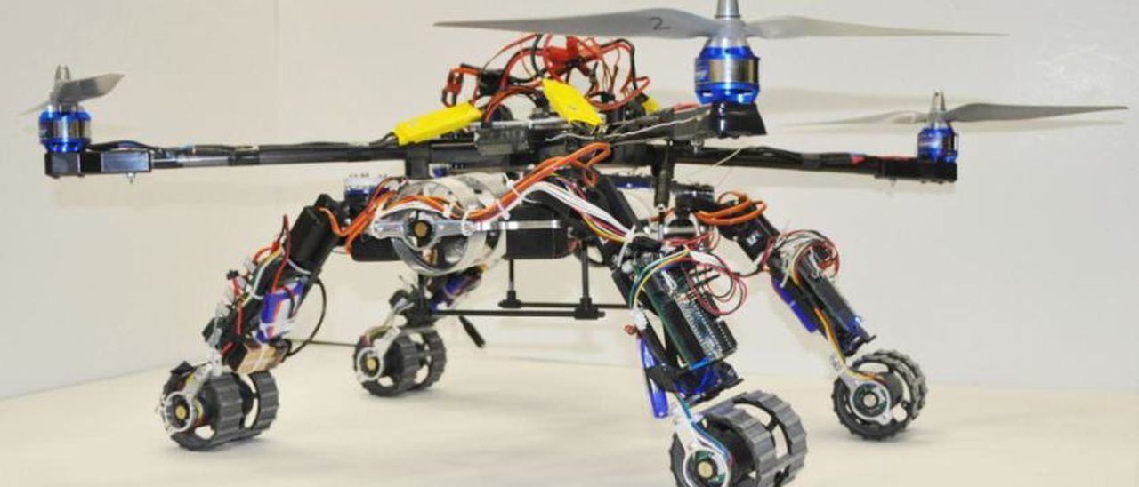 H.E.R.A.L.D, un drone con serpente robot