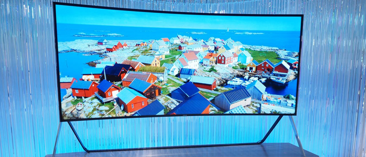 Samsung svela un TV UHD da 105 pollici pieghevole