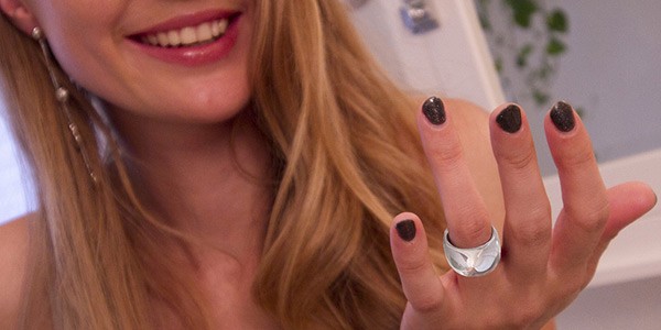 MOTA SmartRing, l'anello che porta le notifiche dello smartphone al dito