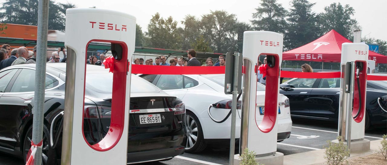 La prima stazione Tesla Supercharger in Italia