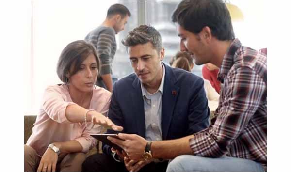 Per pochi secondi nello spot Telecom si vedono Elisa e Flavio lazio, fondatori di flazio.com. Vincitori di Mind The Bridge, erano stati segnalati da Working Capital. La società di telecomunicazioni si è ricordata di loro quando ha realizzato uno spot sulle startup per il progetto Impresa Facile.