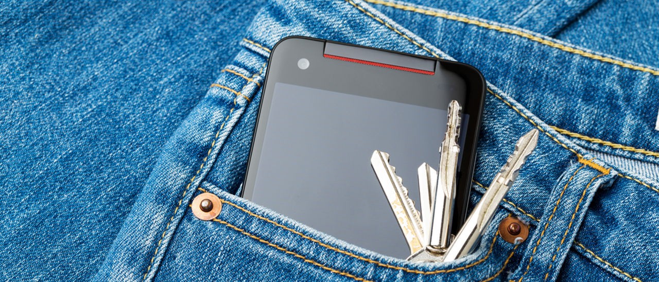 Lo smartphone? Per terra, nel water, nel bicchiere