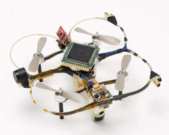 Drone con chip neuromorfico
