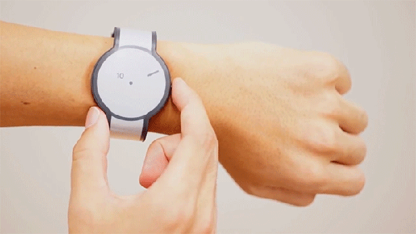 FES Watch, basta un tocco per cambiarne il design