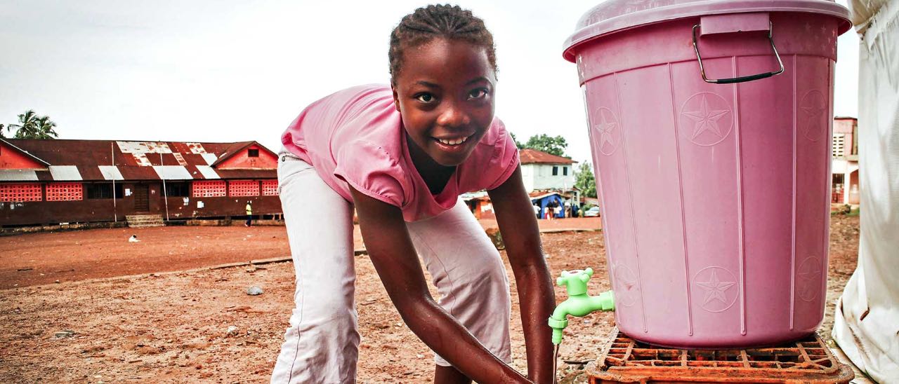 Facebook invita gli utenti ad unirsi contro Ebola