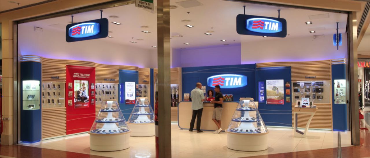 TIM supervaluta i vecchi telefonini
