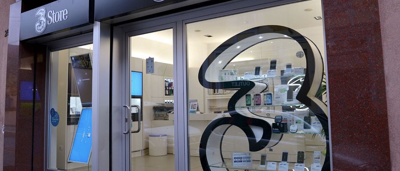 3 Italia lancia l'offerta di Natale