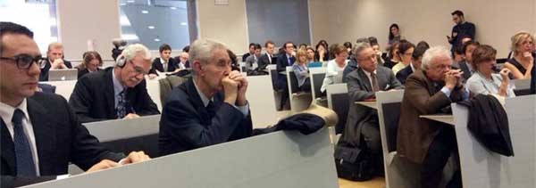 Oggi a Milano un incontro sulla eredità nell'era digitale, promosso dal Consiglio nazionale del notariato, ha visto l'ntervento anche di Stefano Rodotà. La possibile soluzione non è una nuova legge, ma una prass operativa, un protocollo tra aziende e cittadini nel rispetto e nella tutale dell'identità digitale.