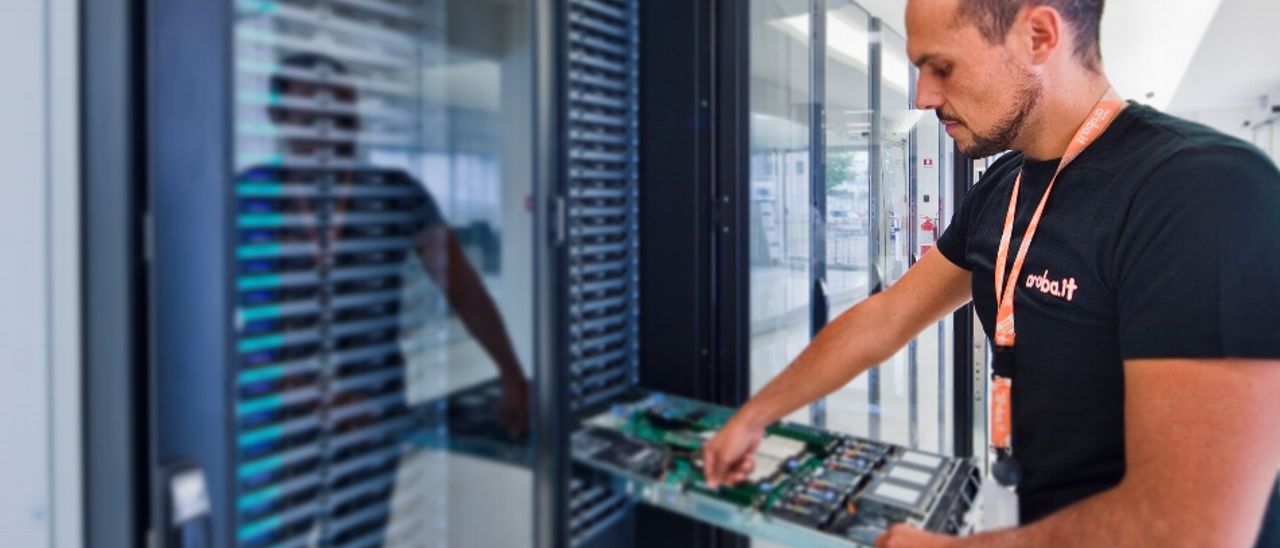 Il .cloud passa da Aruba