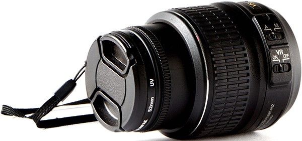 L'obiettivo da montare sul corpo macchina di una fotocameraL'obiettivo da montare sul corpo macchina di una fotocamera