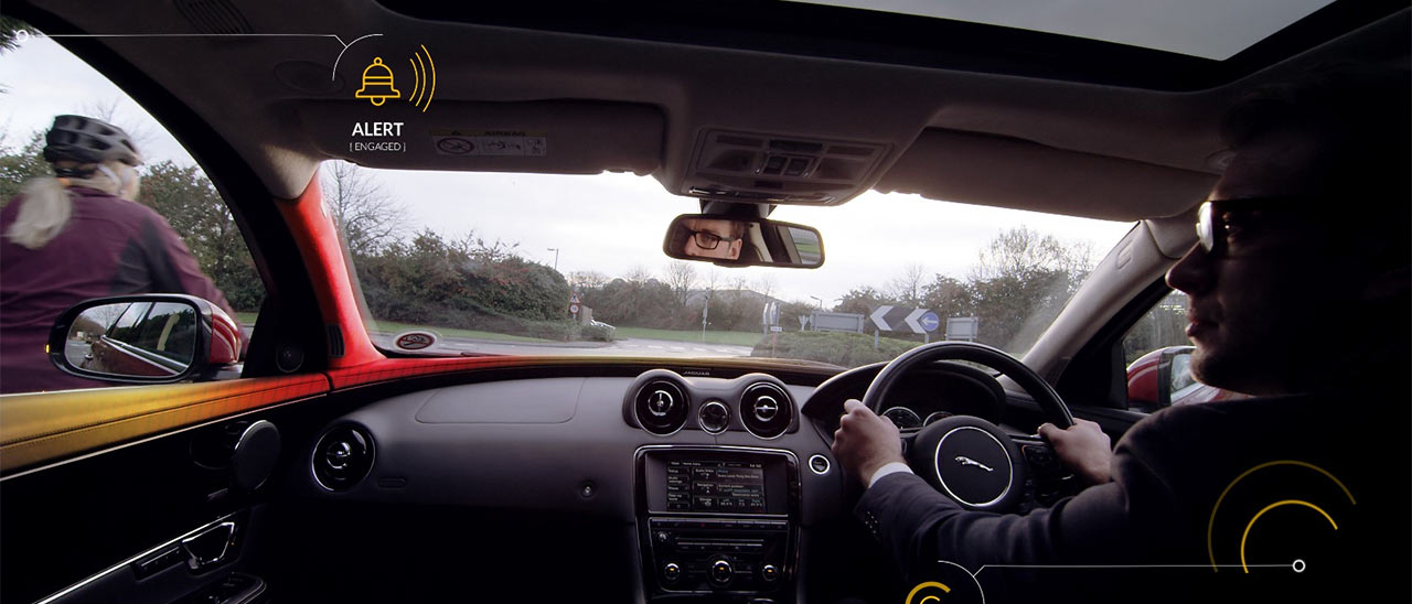 Jaguar Bike Sense: più sicurezza per auto e bici