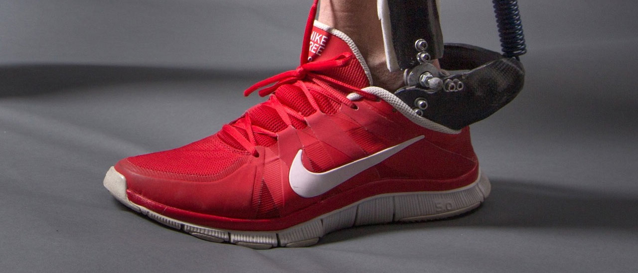 L'esoscheletro che aiuta a camminare