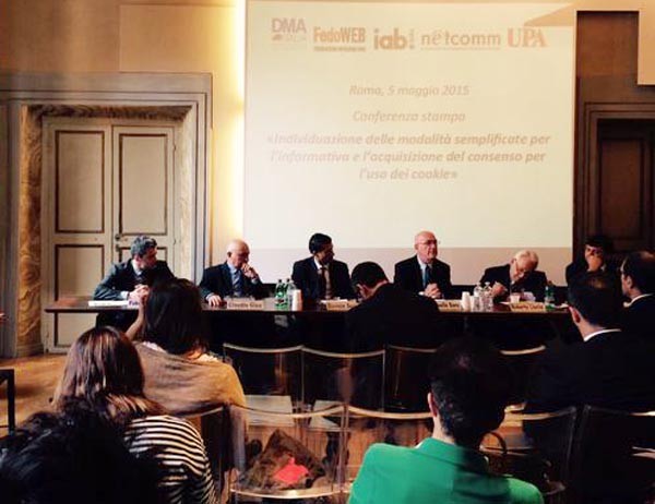 Il kit di implementazione della cookie policy è stata presentato ieri a Roma dal garante Antonello Soro insieme ai rappresentanti delle associazioni coinvolte da questa novità. Le aziende dovranno adeguarsi entro il 2 giugno 2015.