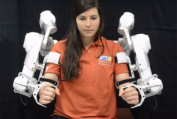 L'esoscheletro robot per la riabilitazione progettato da un team della  Cockrell School of Engineering