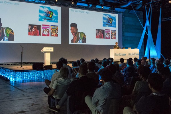 Il palco della tappa milanese del tour Build 2015 organizzato da Microsoft per gli sviluppatori italiani