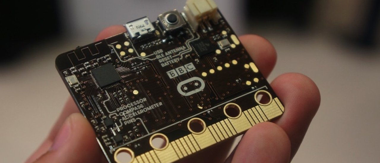 BBC micro:bit, computer programmabile per studenti