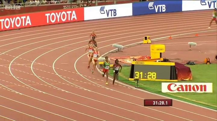 10000 metres bronze celebration