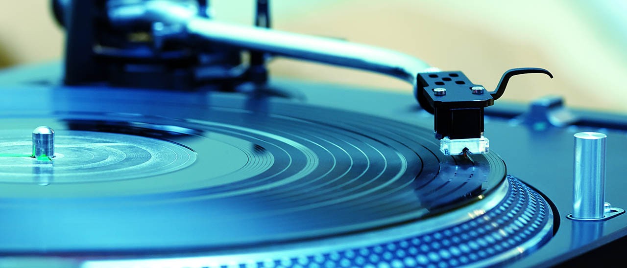 Dietrofront: il vinile supera lo streaming