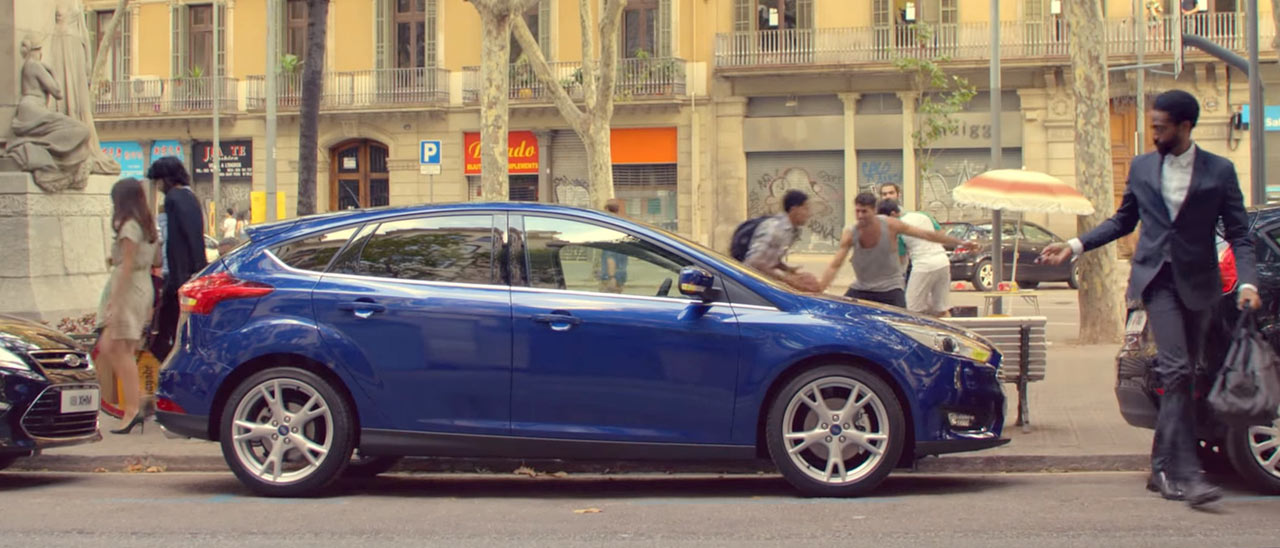 Active Park Assist: il parcheggio semi-automatico