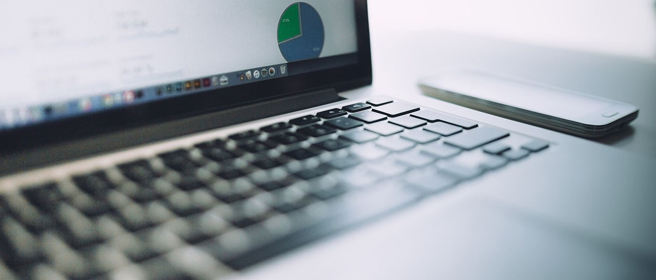 MacBook Pro: Sierra mostra Touch ID e barra OLED