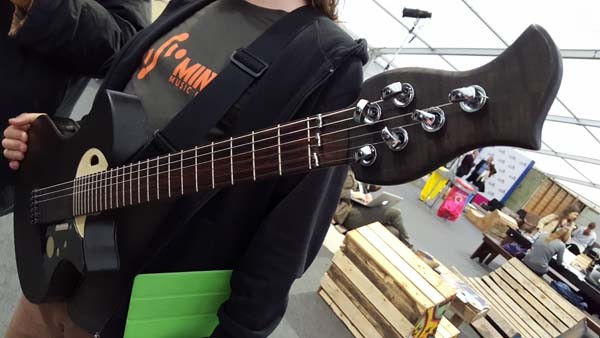 La Sensus presentata al Web Summit ha stupito tutti: la startup ha sede in Svezia ma nel team sono tutti italiani e hanno combinato competenze di liuteria, IoT, programmazione, hardware, composizione musicale. 