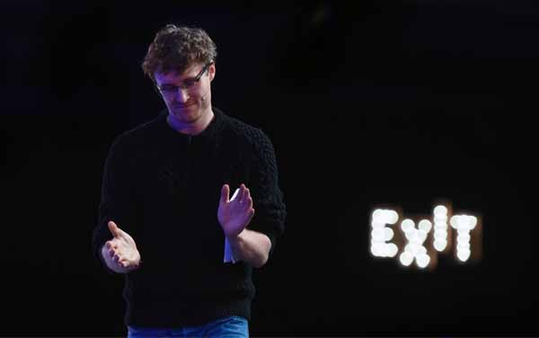 Paddy Cosgrave, ceo del Web Summit, ha salutato Dublino e si appresta a organizzare l'evento a Lisbona nel 2016. Nonostante i bisticci tramite lettere sui giornali non siano mancati, è difficile trovare una sola ragione per questo clamoroso addio (anche se alcuni irlandesi sperano si tratti solo di un arrivederci, ed è possibile). Si è parlato molto di soldi, di prospettive, di rapporto tra globale e locale. 