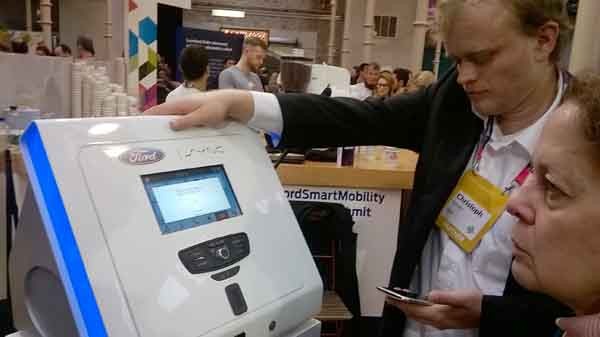 Lo stand di Ford al Web Summit era concentrato su App Link per Sync.