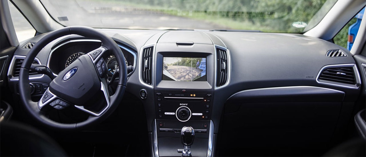 Traffico e parcheggio: più tecnologia, meno stress