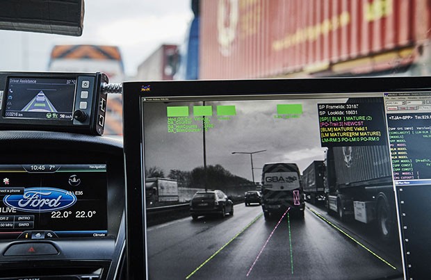 La tecnologia Traffic Jam Assist di Ford